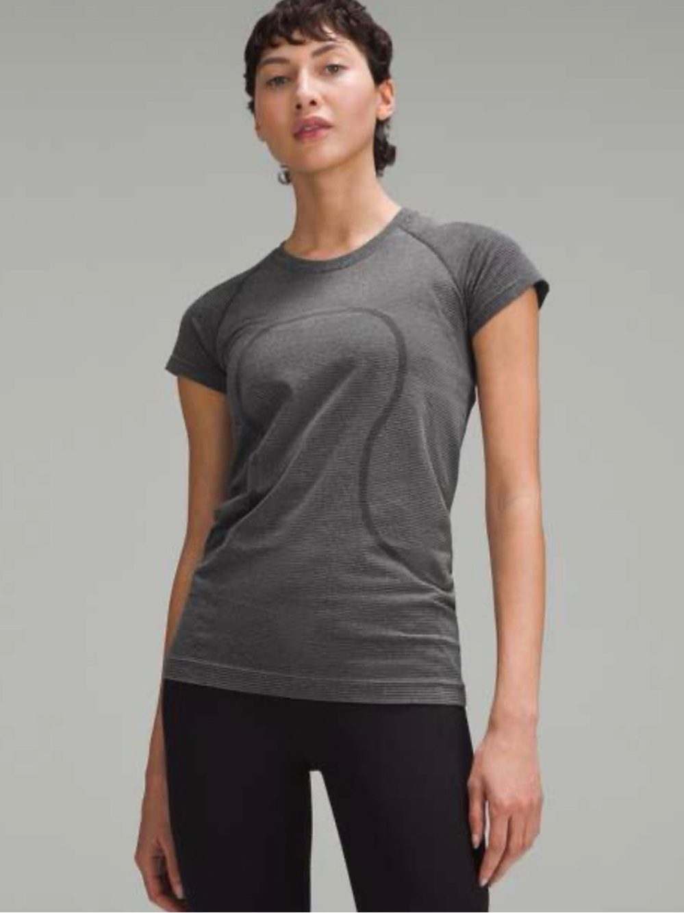 Women's Short-Sleeve Seamless Athletic Tee - Charcoal Gray